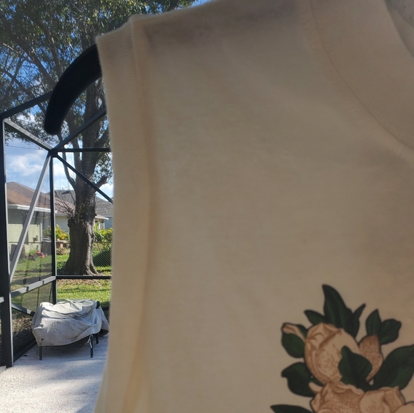 New With Tags Size Large With Flowers Revolutions 33 Crew Neck Tank - Picture 9 of 10